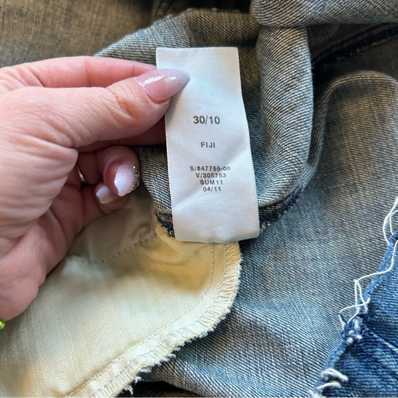 Gap | 1969 - 5 pocket Medium Wash Cut off Denim Skirt NWT Size 10 - Picture 13 of 13